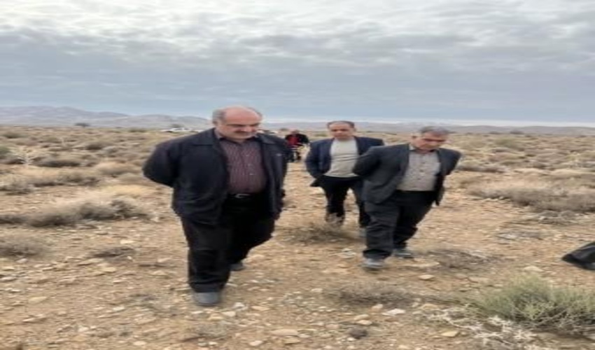 بازدید رئیس مرکزجنگلهای خارج ازشمال سازمان منابع طبیعی وآبخیزداری کشورازپروژه های جنگلهای طبیعی شهرستان خاتم