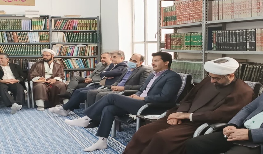 دیدار آیت الله اعرافی با معاونت فنی اداره کل منابع طبیعی و آبخیزداری استان یزد و ریاست اداره منابع طبیعی و آبخیزداری شهرستان میبد