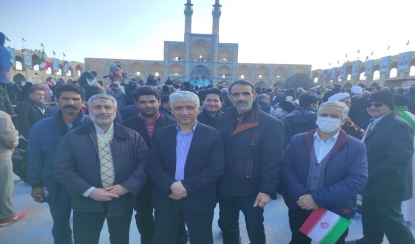 حضور رییس و پرسنل اداره منابع طبیعی و ابخیزداری شهرستان اشکذر در مراسم استقبال از ریاست محترم جمهور