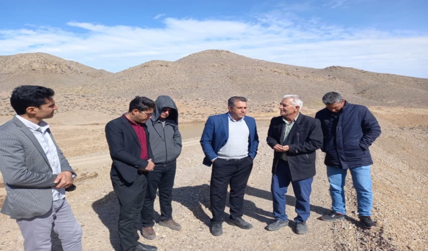 بازدید ناظران ستادی استان از پروژه مرمت بند خاکی و سنگ و سیمان چنارناز شهرستان مروست 