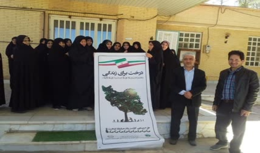 بذرکاری در نهالستان اشکذر با همکاری نیروهای بسیجی