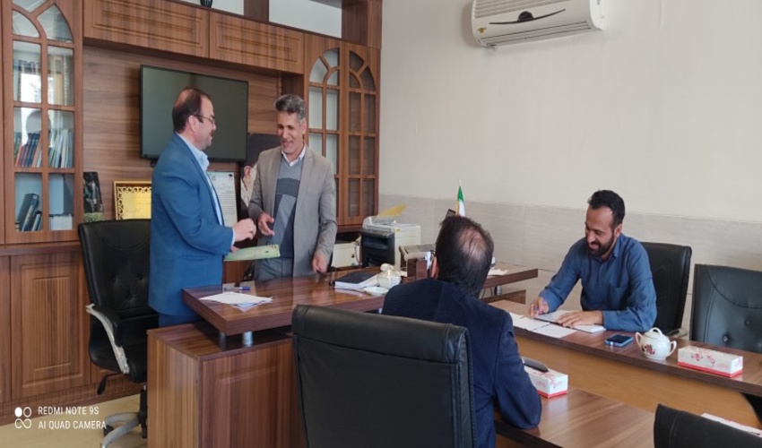 تفاهم نامه همکاری مشترک اداره منابع طبیعی وآبخیزداری با آموزش وپرورش شهرستان ابرکوه