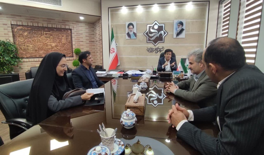  تفاهم نامه همکاری مشترک بین اداره منابع طبیعی و آبخیزداری شهرستان مهریز و شهرداری این شهرستان منعقد گردید.