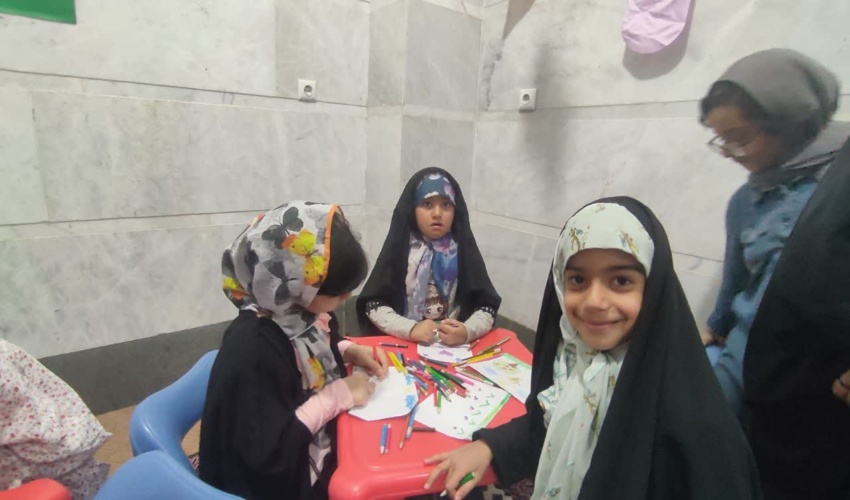 برگزاری مسابقه نقاشی با موضوع منابع طبیعی در بین نونهالان مهدکودک مهد ادینه توسط اداره منابع طبیعی و آبخیزداری شهرستان مهریز 