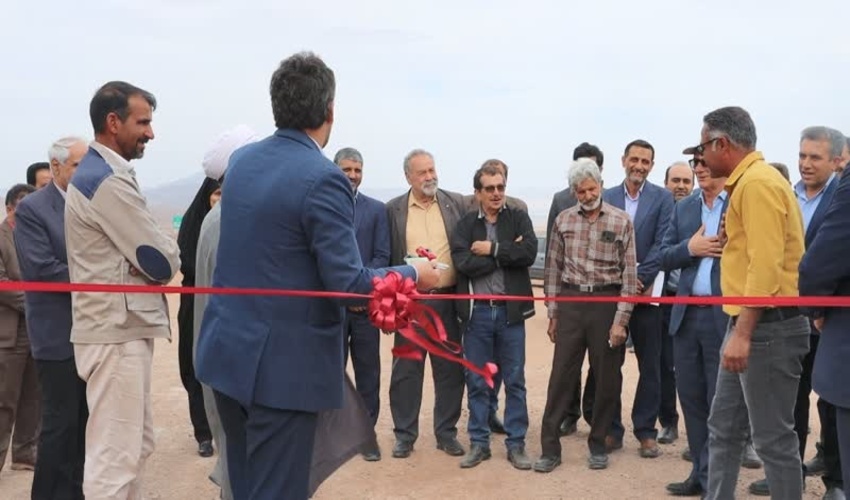 افتتاح پروژه بندهای خاکی منطقه ساغند شهرستان اردکان به مناسبت دومین روز از هفته منابع طبیعی