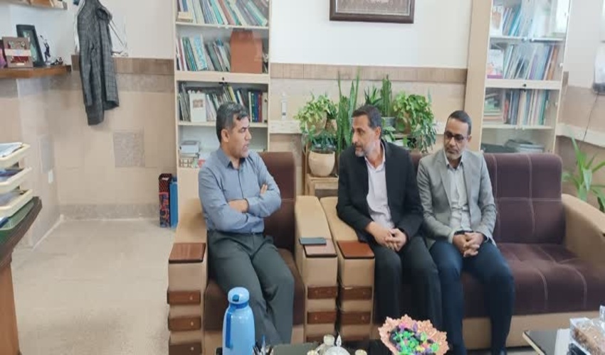 دیدار با ریس آموزش و پرورش شهرستان اردکان به مناسبت شمشین روز از هفته منابع طبیعی 
