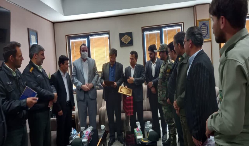 تقدیراز فرماندهان نظامی وانتظامی,قضات واصحاب رسانه درهفته منابع طبیعی شهرستان ابرکوه