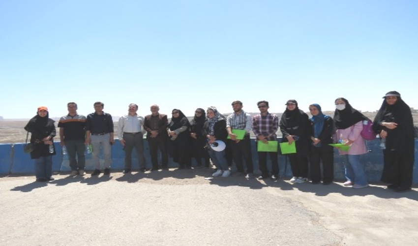 بازديد دانشجويان مقطع دكتري و كارشناسي ارشد دانشكده منابع طبيعي دانشگاه يزد از پیت معدن و موزه سنگ و معدن شركت سنگ آهن مركزي بافق 