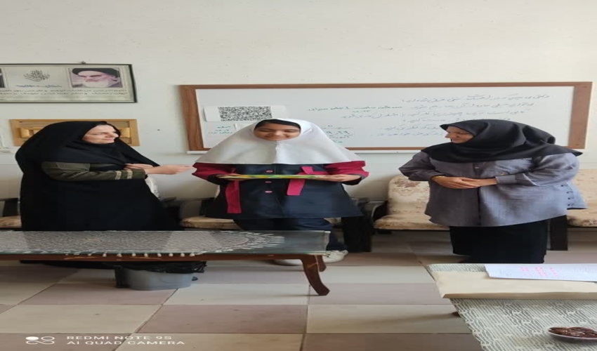 تقدیروتشکرازبرگزیدگان پویش ایران سرسبزدرشهرستان ابرکوه