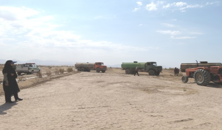 آبياري كشت هاي سنواتي 92 و 1398 گودگوار شهرستان بافق نظارت شد