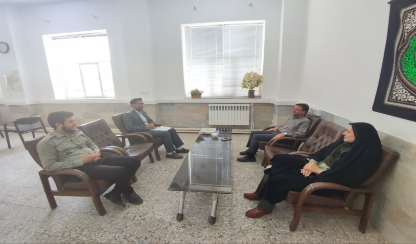 دیدار رئیس و کارکنان اداره منابع طبیعی و آبخیزداری با دادستان و قاضی شهرستان بهاباد 