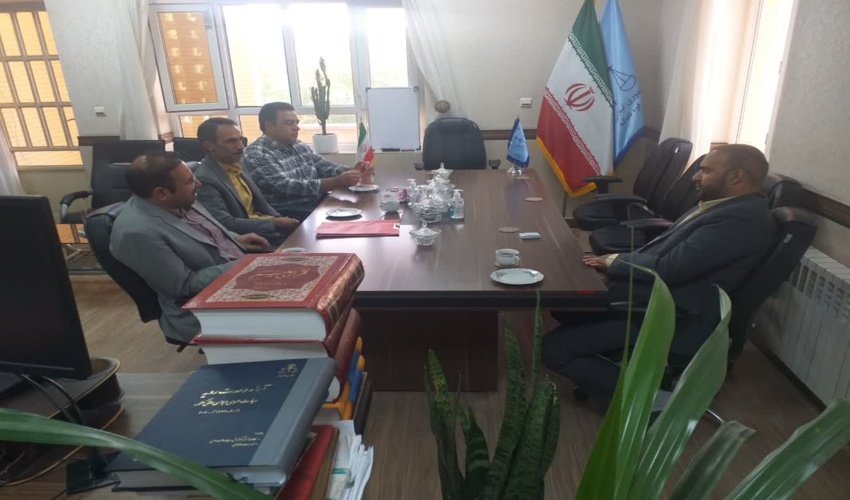 دیدار رئیس اداره حقوقی  اداره کل منابع طبیعی و آبخیزداری استان یزد با دادستان محترم شهرستان اشکذر