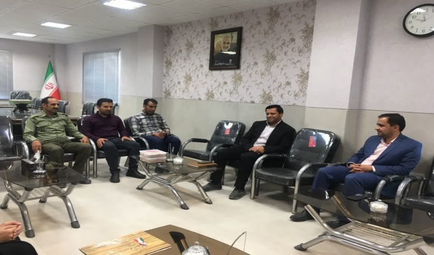 یدار رئیس و پرسنل اداره منابع طبیعی وآبخیزداری شهرستان مهریزبامسولین قضایی این شهرستان به مناسبت هفته قوه قضاییه برگزار شد.