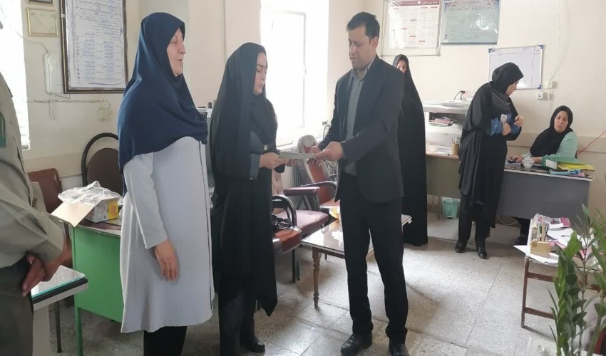 از برگزیده کشوری جشنواره پویش ایران سرسبز استان یزد  تجلیل شد