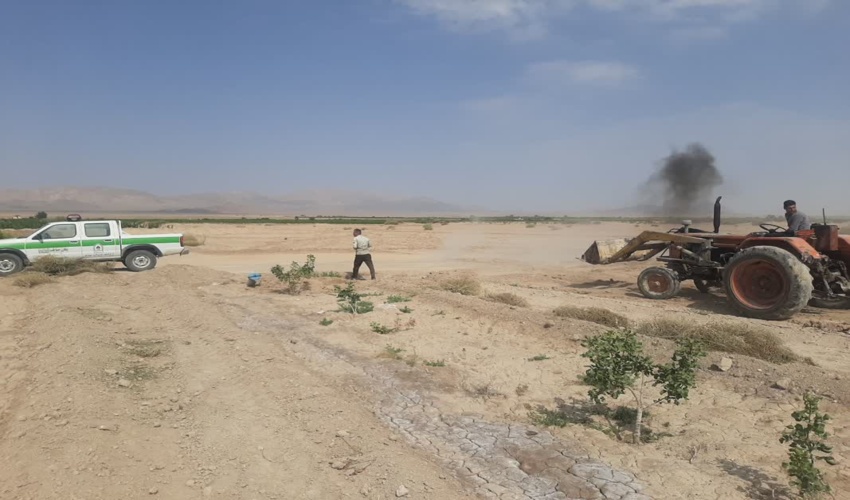 693 متر مربع از اراضی ملی شهرستان خاتم رفع تصرف گردید.