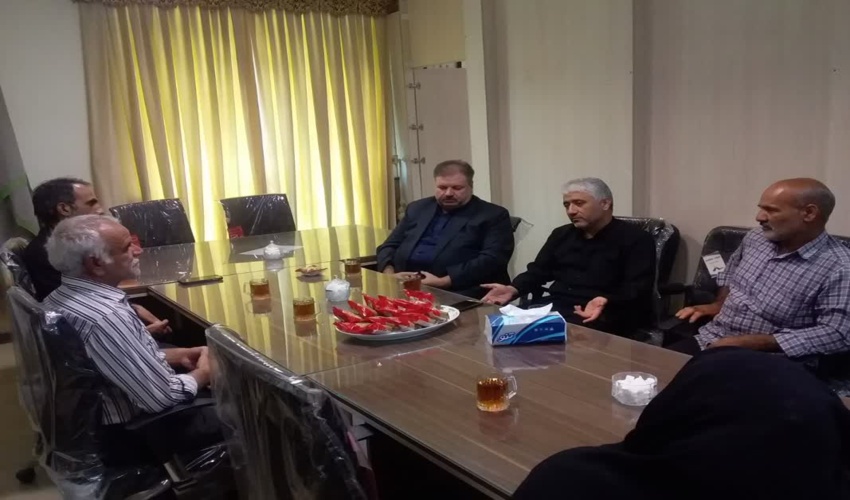 به مناسبت روز جهانی جنگلبان از همکاران  بازنشسته  اداره منابع طبیعی و آبخیزداری شهرستان اشکذر تقدیر شد 