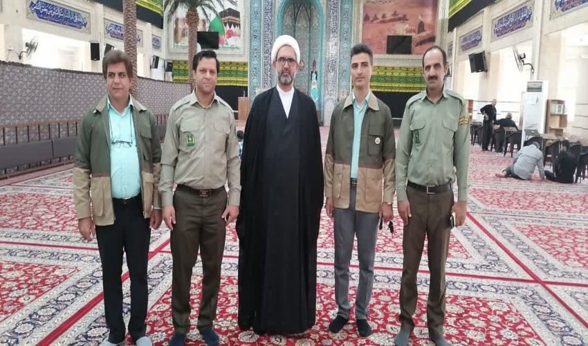 به مناسبت هفته دولت میز خدمت فرمانداری شهرستان مهریز  با حضور دکترعزیزی معاون سیاسی امنیتی واجتماعی استان یزد، فرماندار ‌‌؛ مدیران کل وروئسای ادارات