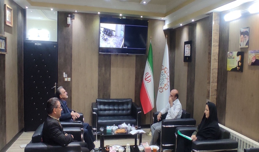 برگزاری جلسه تبیین طرح مردمی کاشت یک میلیارددرخت درشهرداری شهرستان ابرکوه