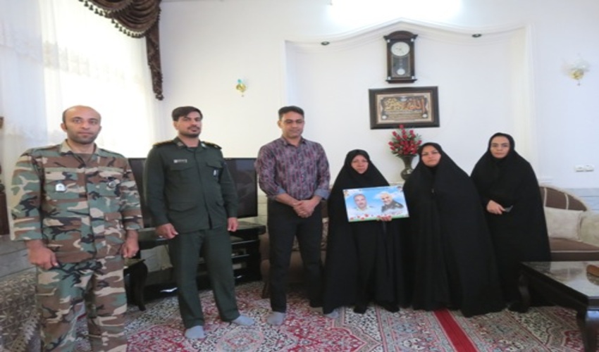 به مناسبت گراميداشت هفته دفاع مقدس: دیدار و تجلیل از خانواده شهداء شهرستان بافق  در رزمايش رهروان شهدا