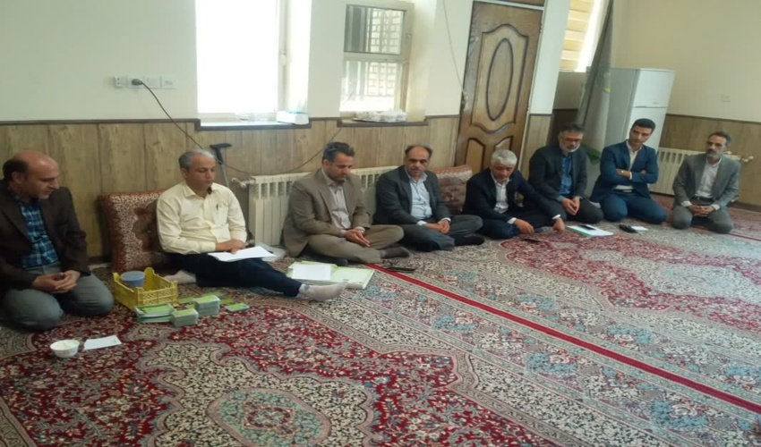 دوره آموزشی رابطین آموزش و ترویج شهرستان ها در محل اداره منابع طبیعی و آبخیزداری شهرستان اشکذر برگزار گردید .