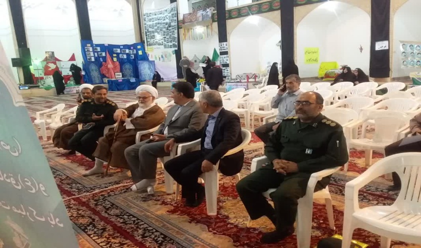 حضور رئیس اداره منابع طبیعی و آبخیزداری شهرستان اشکذر در نمایشکاه عملکرد یکساله پایگاه های بسیج  شهرستان 