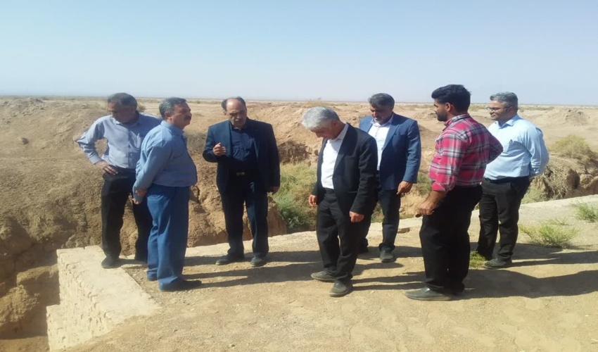 بازدید معاونت فنی اداره کل منابع طبیعی و آبخیزداری استان یزداز محل پیشنهادی کشت 300هکتاری بیابان در شهرستان اشکذر 