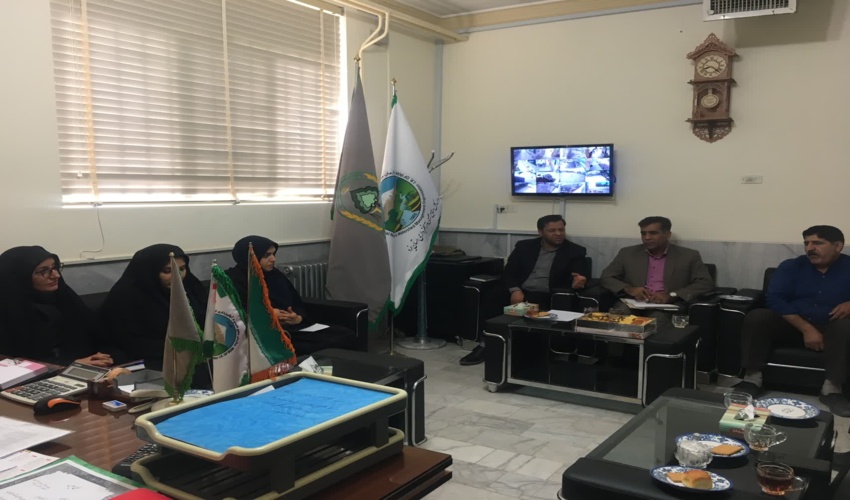 مسئول هماهنگی امور شهرستان ها پای درد و دل همکاران شهرستان مهریز نشست