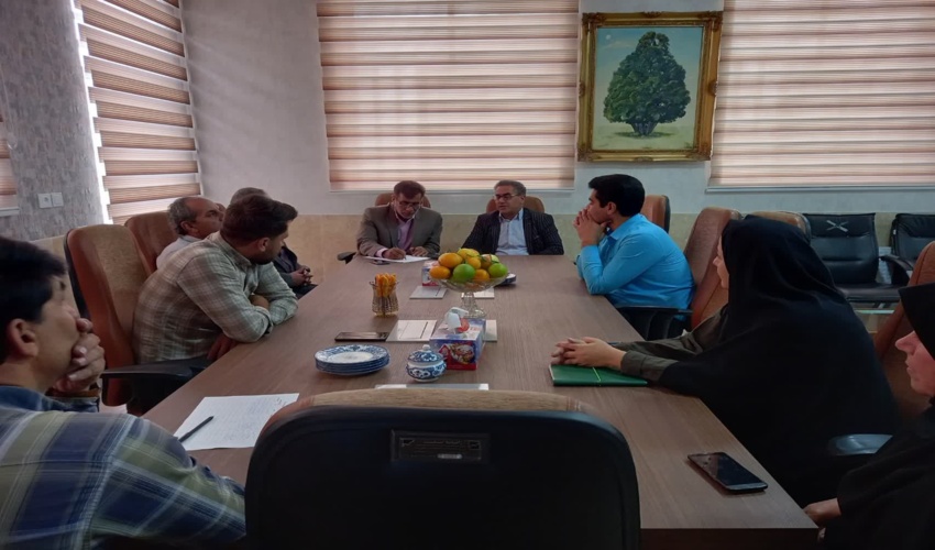 دیدار مشاور مدیرکل ومسئول امورشهرستانها با کارکنان اداره منابع طبیعی وآبخیزداری شهرستان ابرکوه