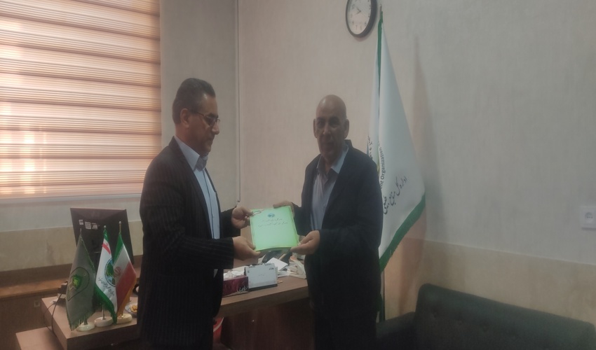 انعقادتفاهم نامه خیری ربذه درراستای طرح مردمی کاشت یک میلیارددرخت درشهرستان ابرکوه