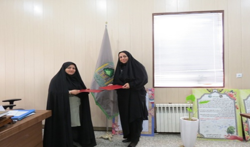 انعقاد تفاهم نامه همكاري بین اداره منابع طبیعی و كمپ كويرنوردي شن و شادن شهرستان بافق 