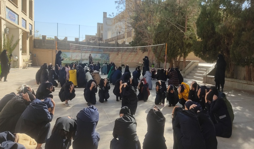 برگزاری مانور سراسری زلزله با حضورکارکنان اداره منابع طبیعی وآبخیزداری درمدرسه دخترانه فولادگرشهرستان ابرکوه