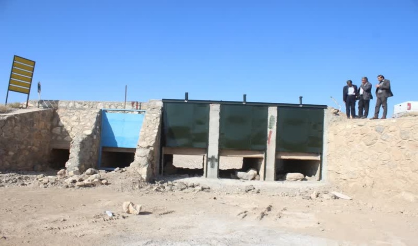 بازدید معاون عمرانی فرماندار شهرستان خاتم از پروژه های آبخیزداری