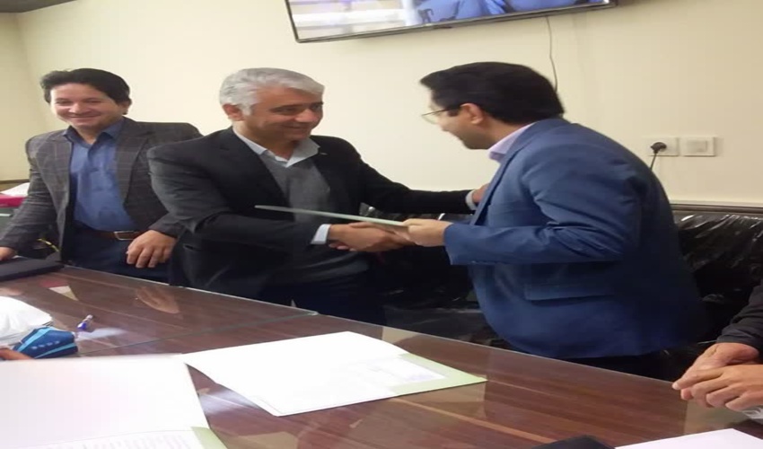 انعقاد تفاهم نامه همکاری بین اداره منابع طبیعی شهرستان اشکذر  و شهردار بخش خضرآباد  در راستای اجرای طرح مردمی کاشت یک میلیارد درخت 