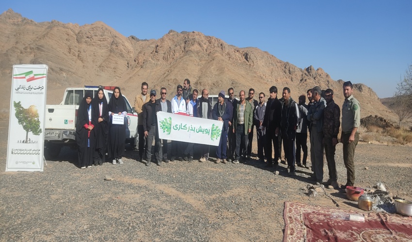 اجرای طرح ملی جنگلانه درراستای طرح مردمی کاشت یک میلیارددرخت در شهرستان ابرکوه