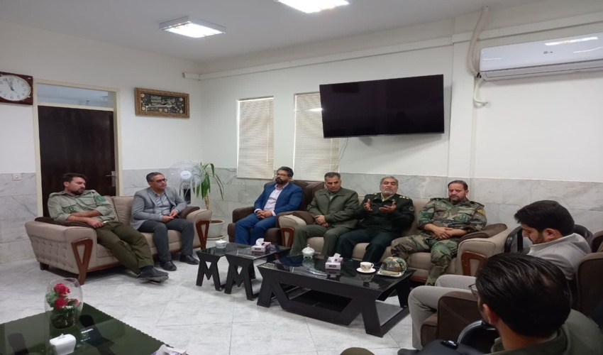 دیدار فرمانده یگان حفاظت اداره کل منابع طبیعی استان  وفرمانده یگان اداره کل مسکن وشهرسازی با دادستان شهرستان ابرکوه