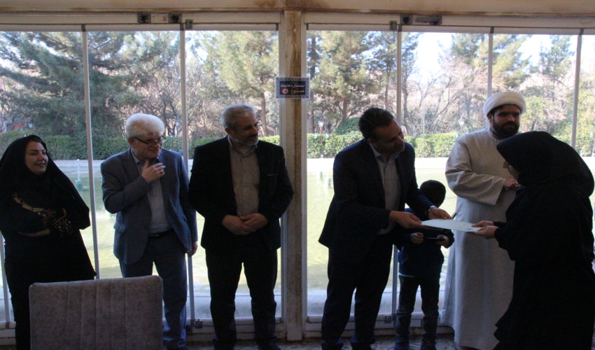 مراسم تجلیل از بانوان شاغل در اداره کل منابع طبیعی و آخیزداری استان یزد برگزار شد.