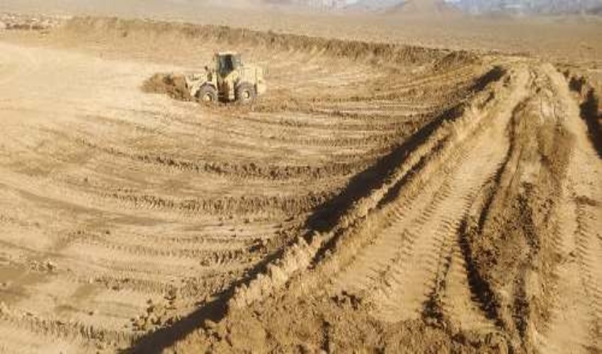 اتمام عملیات رسوب برداری از مخزن بند خاکی روستای حسين آباد شيطور شهرستان بافق