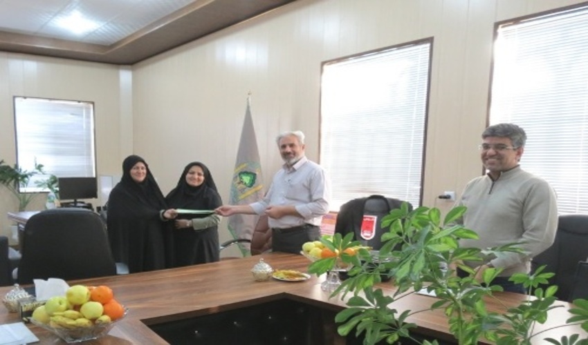 با اهداء لوح تقدیر صورت گرفت : تقدیر از کارشناس فناوری اطلاعات اداره منابع طبيعي و آبخيزداري شهرستان بافق