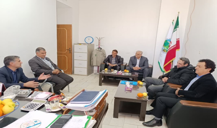 بازدید کارشناسان دفتر آبخیزداری و حفاظت خاک سازمان منابع طبیعی و آبخیزداری کشور از پروژه های آبخیزداری حوزه بالا دست سد خوانسار شهرستان خاتم