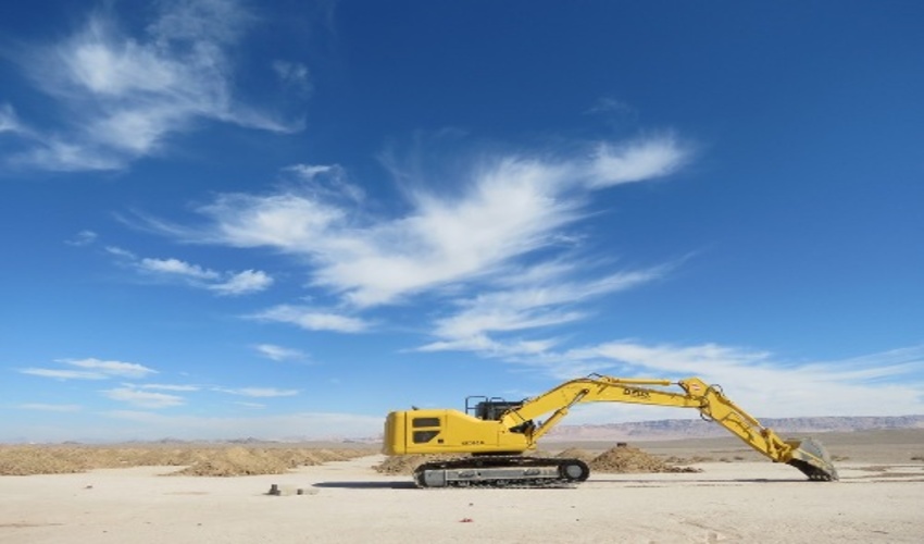 بازدید از عملیات چاله کنی نهالکاری 400 هکتاری با مشارکت شهرداري بافق (طرح مردمی کاشت یک میلیارد درخت) در اراضي ملي جنب پارك آبشار بافق