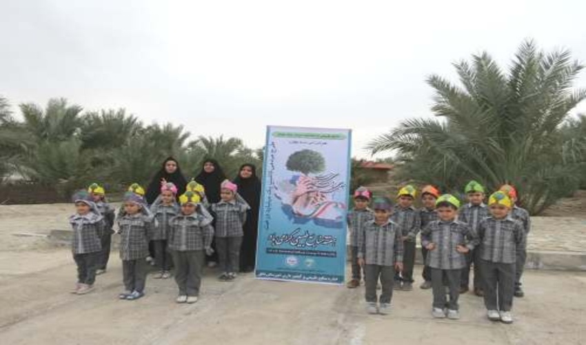 بازدید و اردوی طبیعت گردی نوآموزان دردانه مبارکه شهرستان بافق در دومین روز از گرامیداشت هفته منابع طبیعی از اداره منابع طبیعی