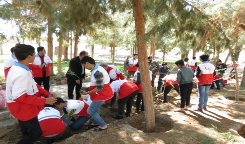  برگزاری مراسم درختکاری در محل گلزار شهدای گمنام مبارکه شهرستان بافق