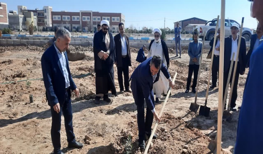 برگزاری مراسم درختکاری در پنجمین روز  از هفته منابع طبیعی در دانشگاه میبد