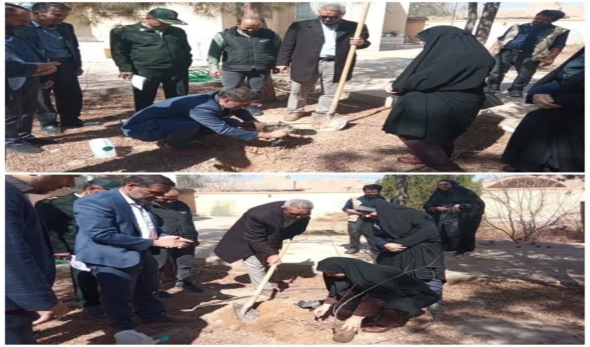 غرس نهال به مناسبت دومین روز از هفته منابع طبیعی با حضور معاونت سیاسی فرماندار اردکان 