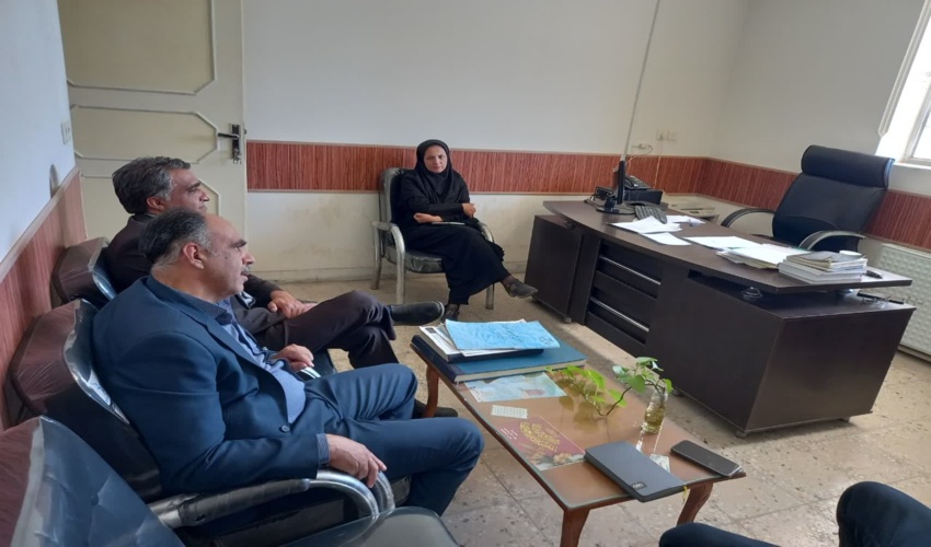 بازدیداکیپ کارشناسان طرح مردمی کاشت یک‌میلیارددرخت  از پروژه ۲۵۰۰هکتاری حوزه غرب ابرکوه