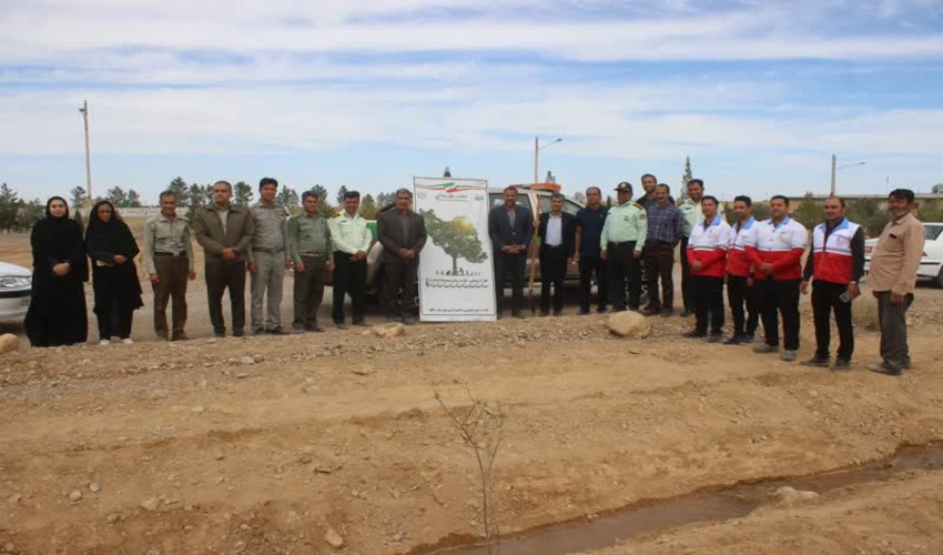 پویش نهال کاری در راستای ترویج سنت حسنه کاشت و وقف نهال در شهرستان خاتم 