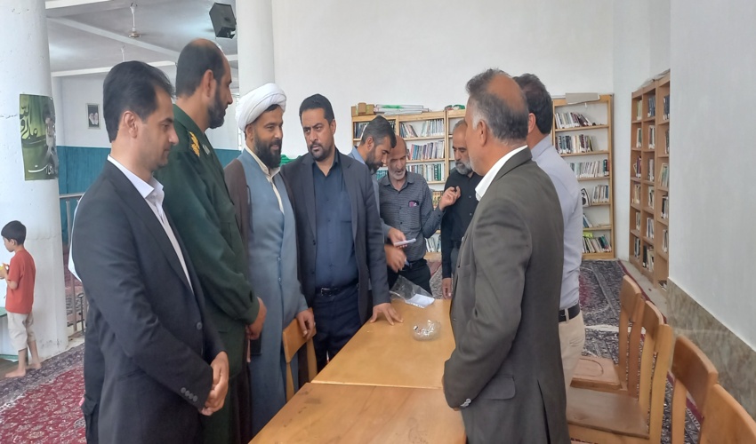 برپایی میز خدمت اداره منابع طبیعی و آبخیزداری شهرستان مروست در محل مسجدحسینه