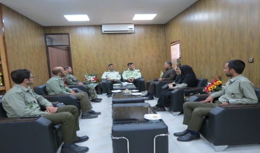 حضور رييس اداره منابع طبيعي بافق و فرمانده يگان حفاظت اداره كل منابع طبيعي و آبخيزداري استان يزد در فرماندهي انتظامي شهرستان بافق