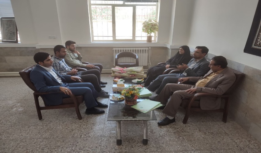 دیدار رئیس و پرسنل اداره منابع طبیعی و آبخیزداری شهرستان بهاباد با دادستان شهرستان به مناسبت هفته قوه قضاییه