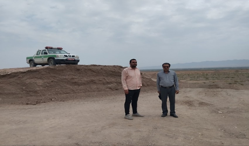 بازدید رئیس و کارشناسان اداره منابع طبیعی و آبخیزداری شهرستان بهاباد از پروژه مرمت پخش سیلاب دهنه چماقی